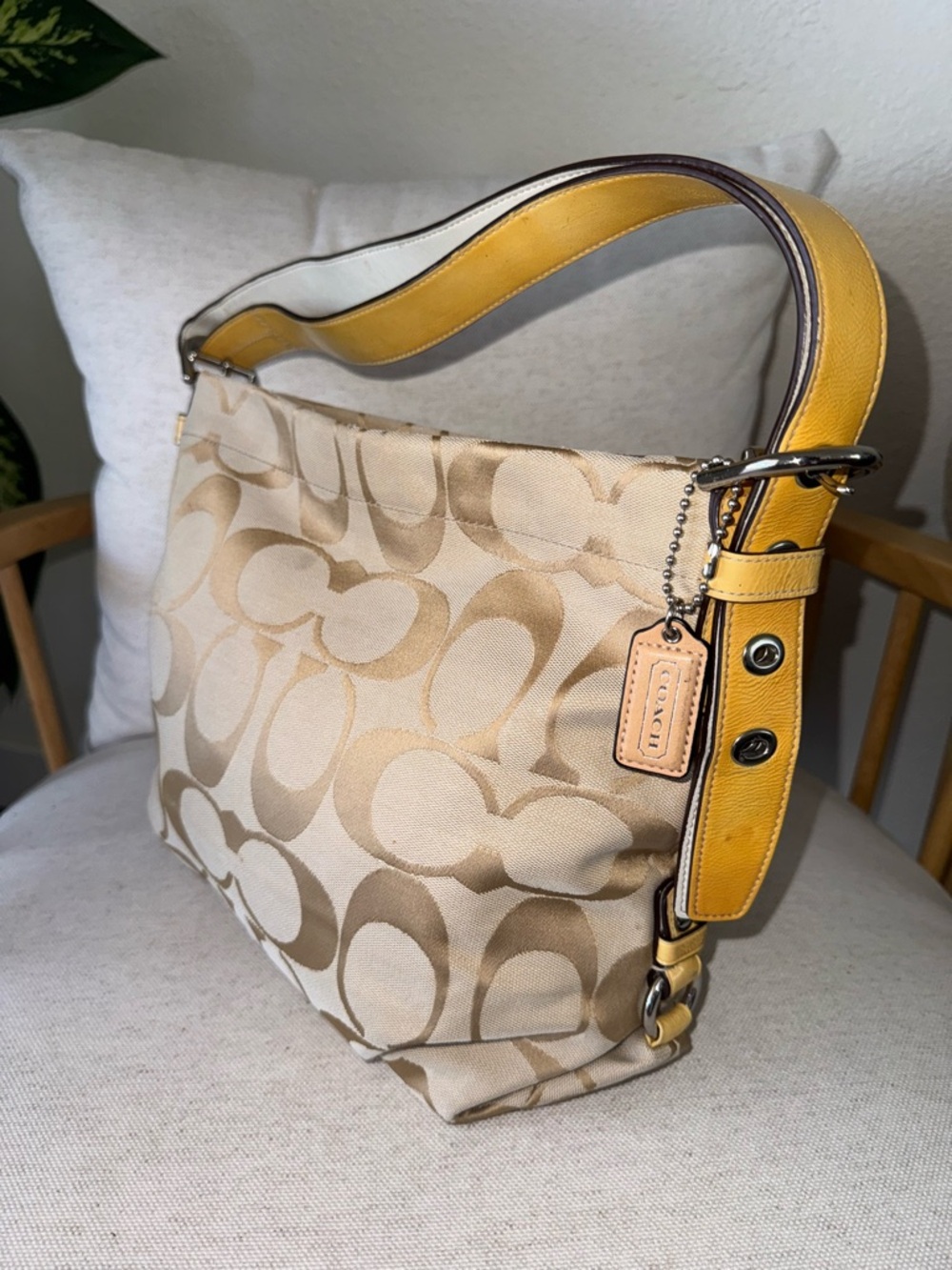 Coach Y2K Carly Signature Hobo Tan Yellow Shoulder Handbag Purse #F15067 Vintage - Picture 4 of 17